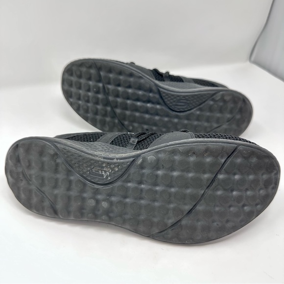 Skechers Air-Cooled Memory Foam Lite-Weight Water Repellent Black Sneakers - Picture 4 of 5